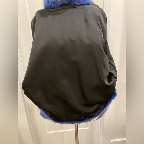 Elegant Blue Teddy Fox Fur Jacket. - Picture 4 of 10